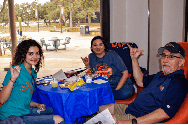 family eating lunch